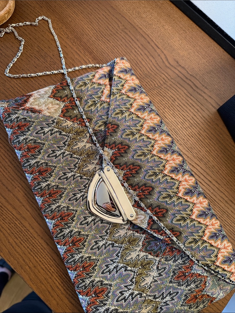 Tapestry Pattern Envelope Clutch - Multicolor - Picture 4 of 6